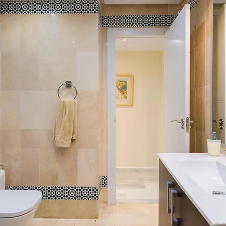 Beachside Puerto Banus Luxury Aprt3 *